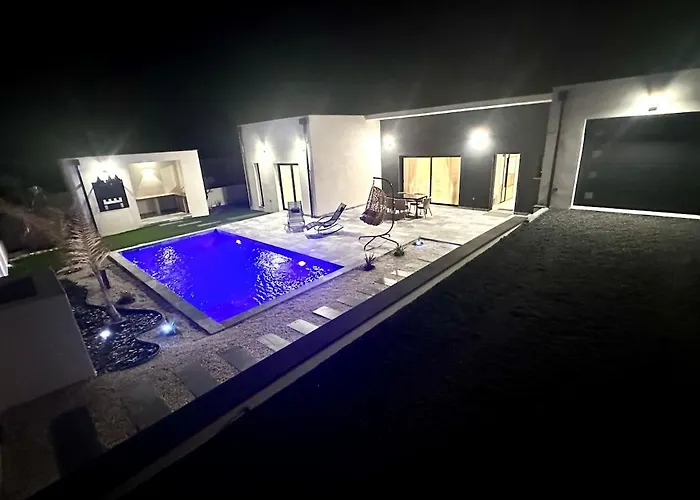 Villa Neuve Piscine Bali Spa Vue Pyrenees 5 Min Cite Willa