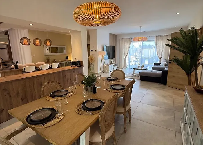 Villa Villa Neuve Piscine Bali Spa Vue Pyrenees 5 Min Cite