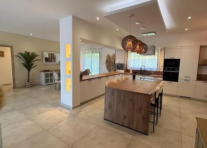 Villa Neuve Piscine Bali Spa Vue Pyrenees 5 Min Cite Willa